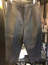 Load image into Gallery viewer, Baggy Leather Capri, size 20/2X #153