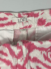 Load image into Gallery viewer, ANN TAYLOR SHORTS, size 4  #77