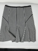 Load image into Gallery viewer, BANANA REPUBLIC SKIRT, size 2  #305