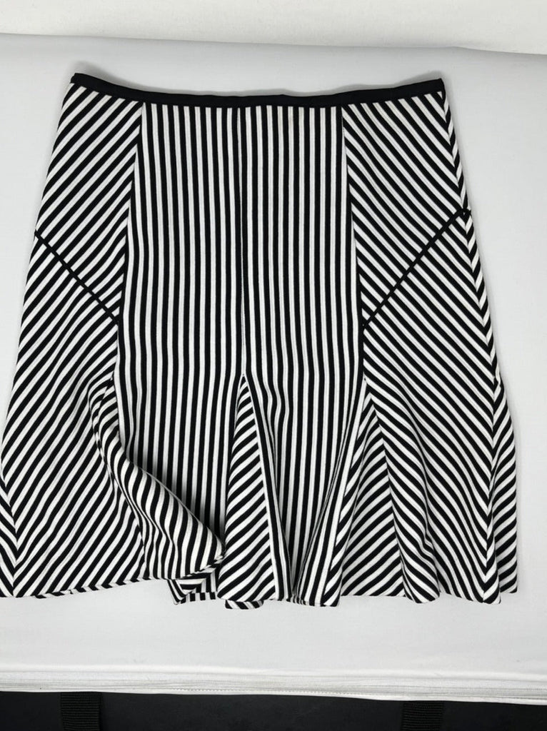 BANANA REPUBLIC SKIRT, size 4  #306