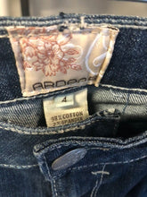 Load image into Gallery viewer, ARDEN B JEANS, size 4 #131